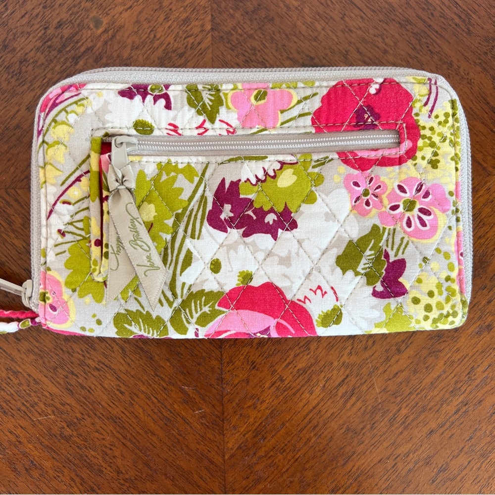 LIKE NEW Vera Bradley Make Me Blush Opera Wallet